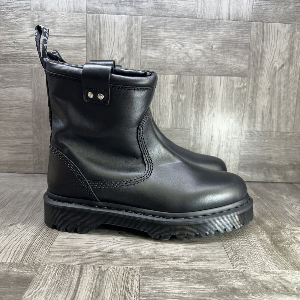 Classic Black Leather Chelsea-Style Ankle Boots